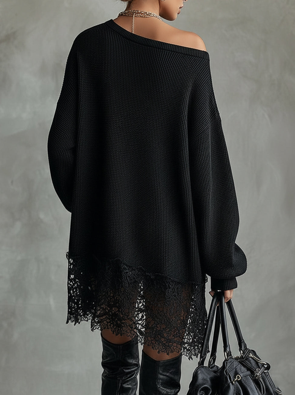 Vestido preto oversized com bainha em renda