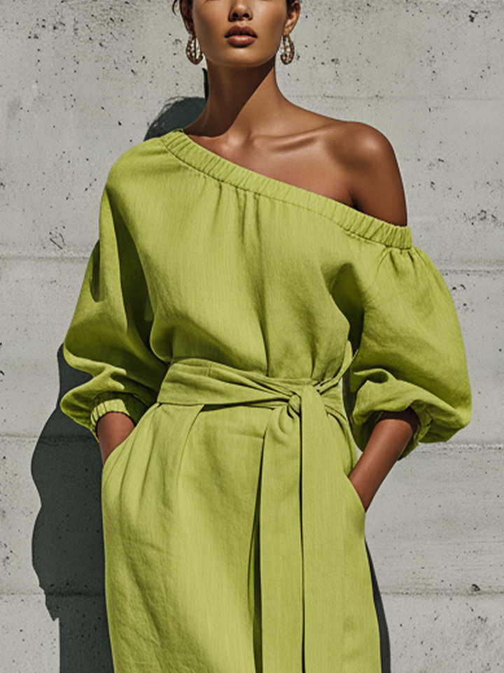 Off-shoulder midi-kjole i hør