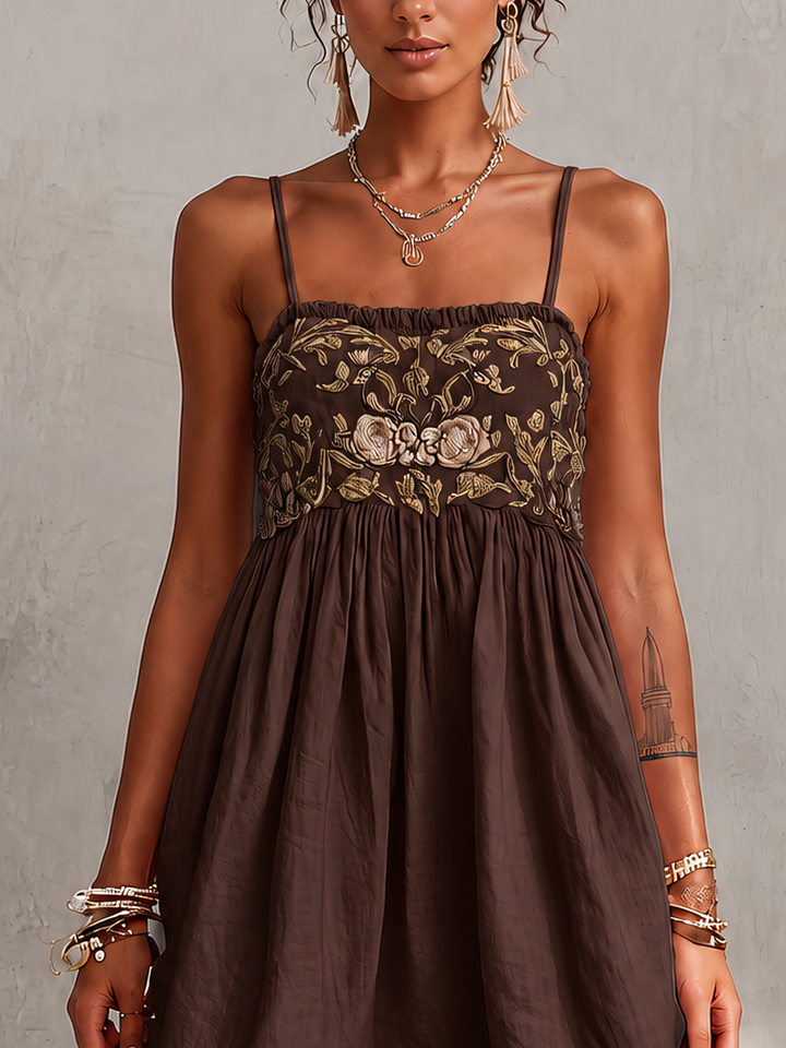 Vestito corto con spalline ricamate