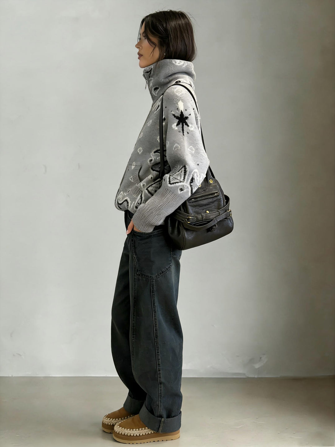 회색 반다나 무늬 가디건