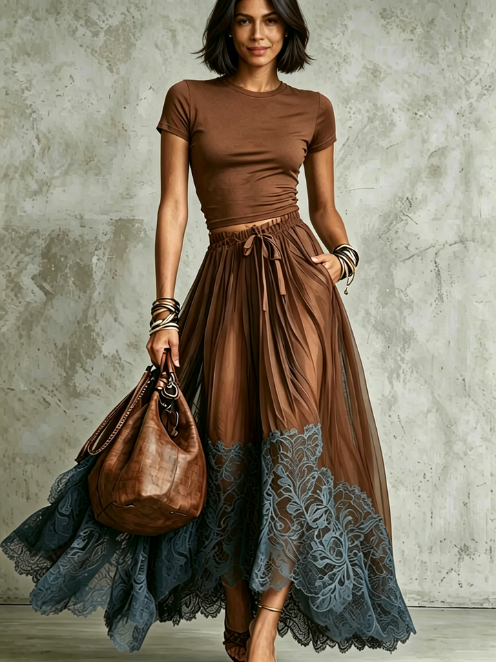Completo con gonna in tulle marrone e azzurro pizzo