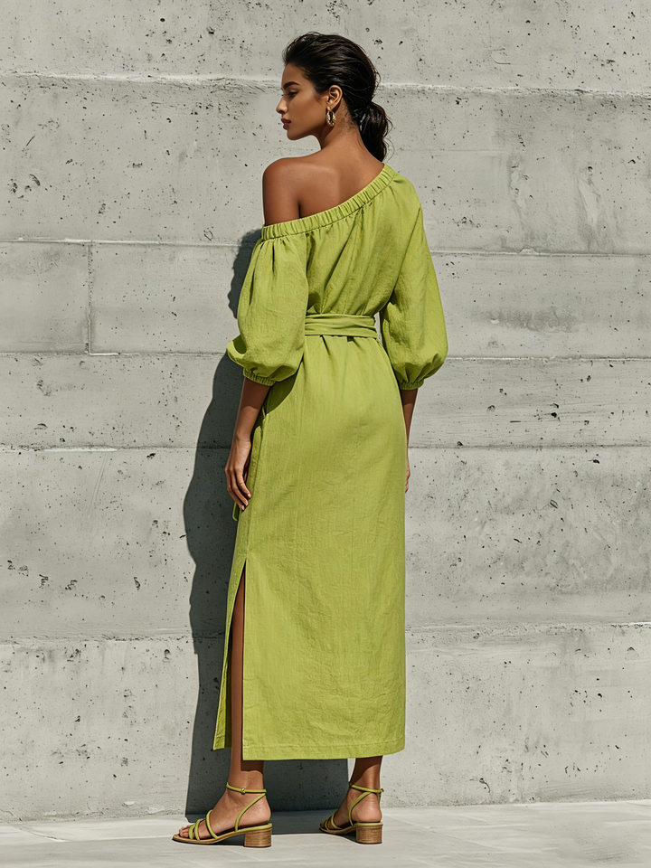 Off-shoulder midi-kjole i hør
