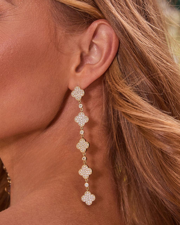 Silvia udsmykkede dråbeøreringe