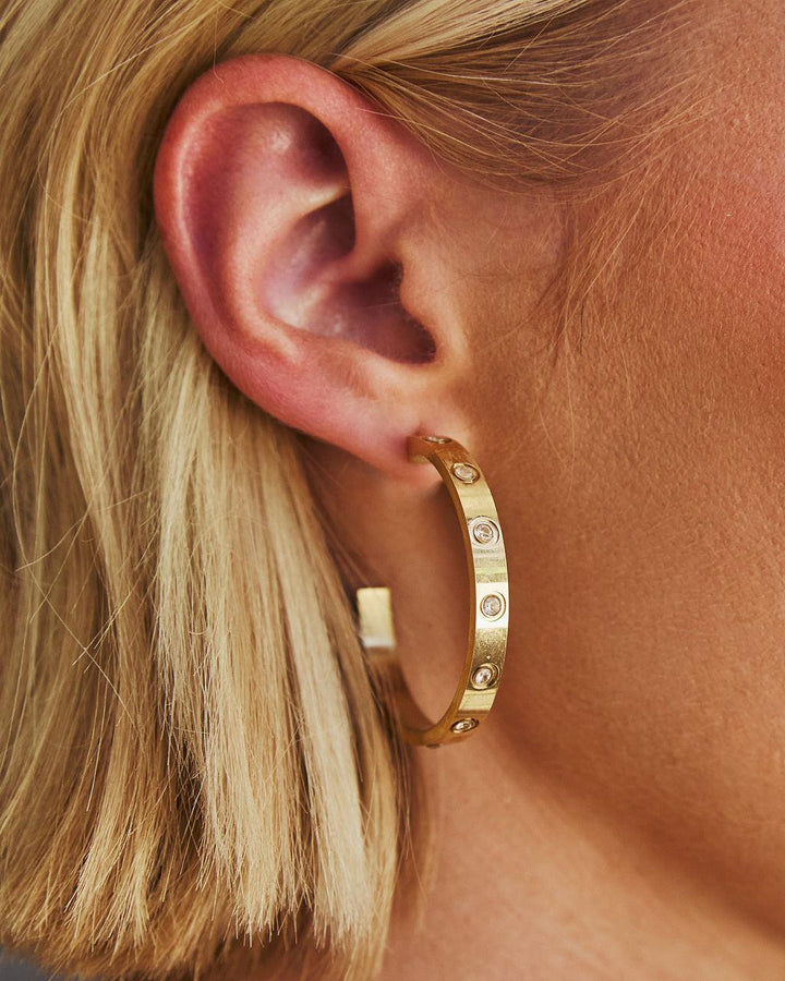 Nekonečná láska kruhové náušnice zdobené kamínky