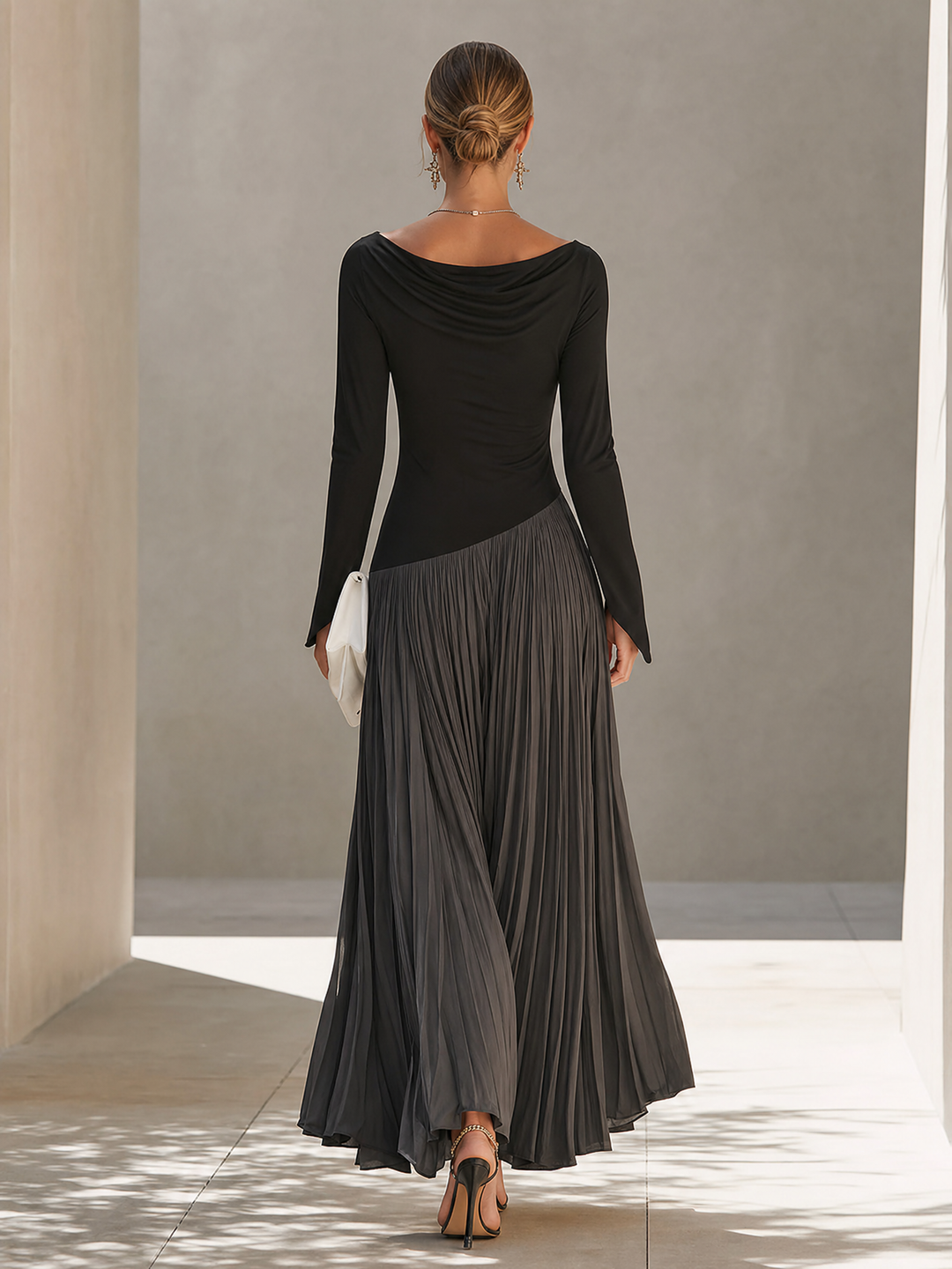 Vestido maxi drapeado com blocos de cor