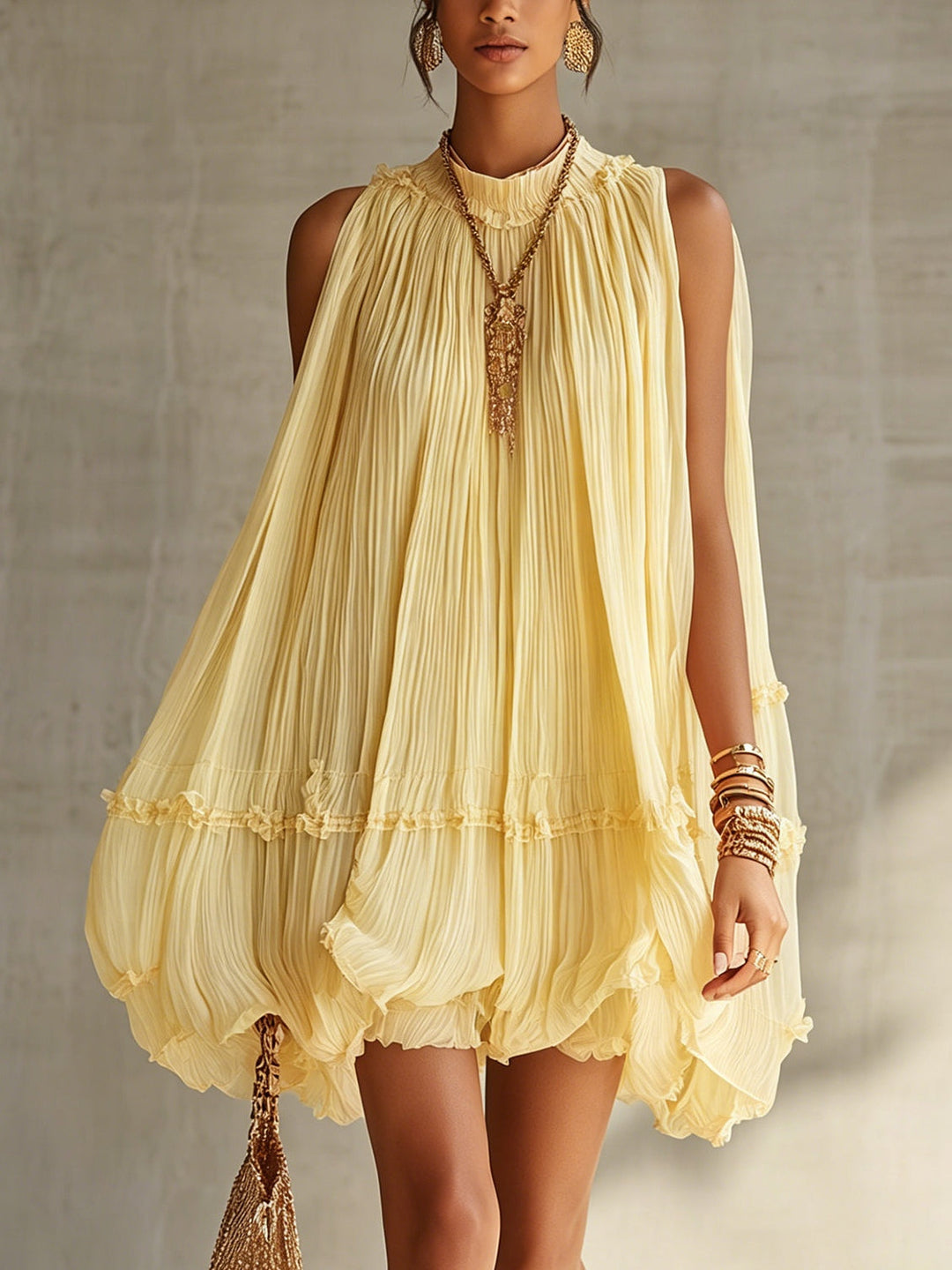 Halter-Neck Mini-Kleid aus Chiffon mit Rüschen und Bubble-Saum