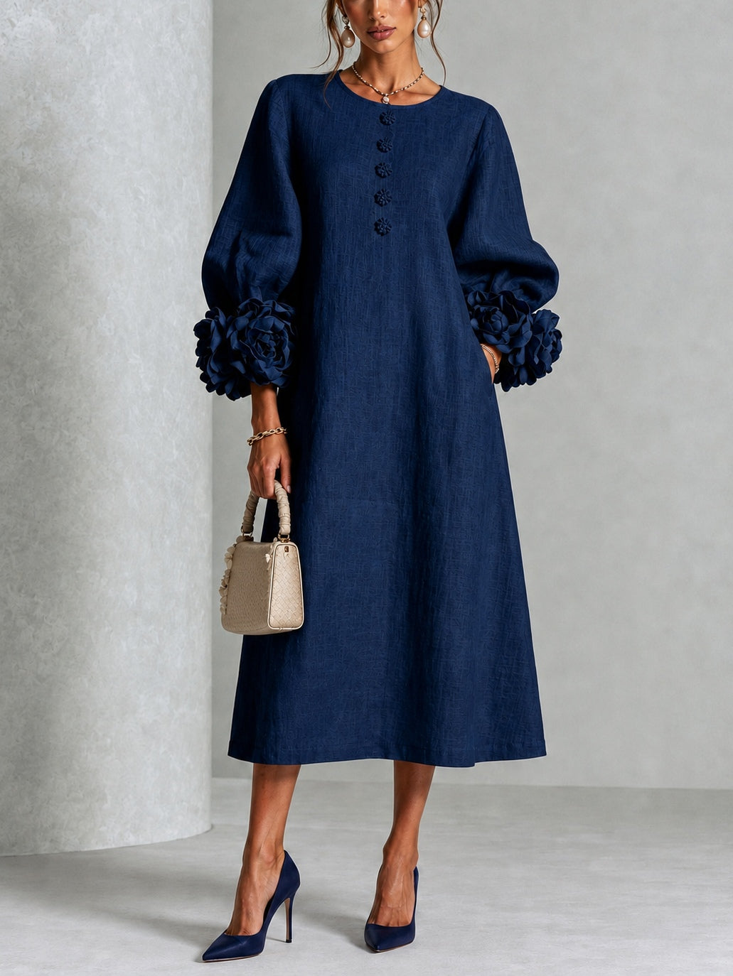Robe midi fleurie à poignets boutonnés