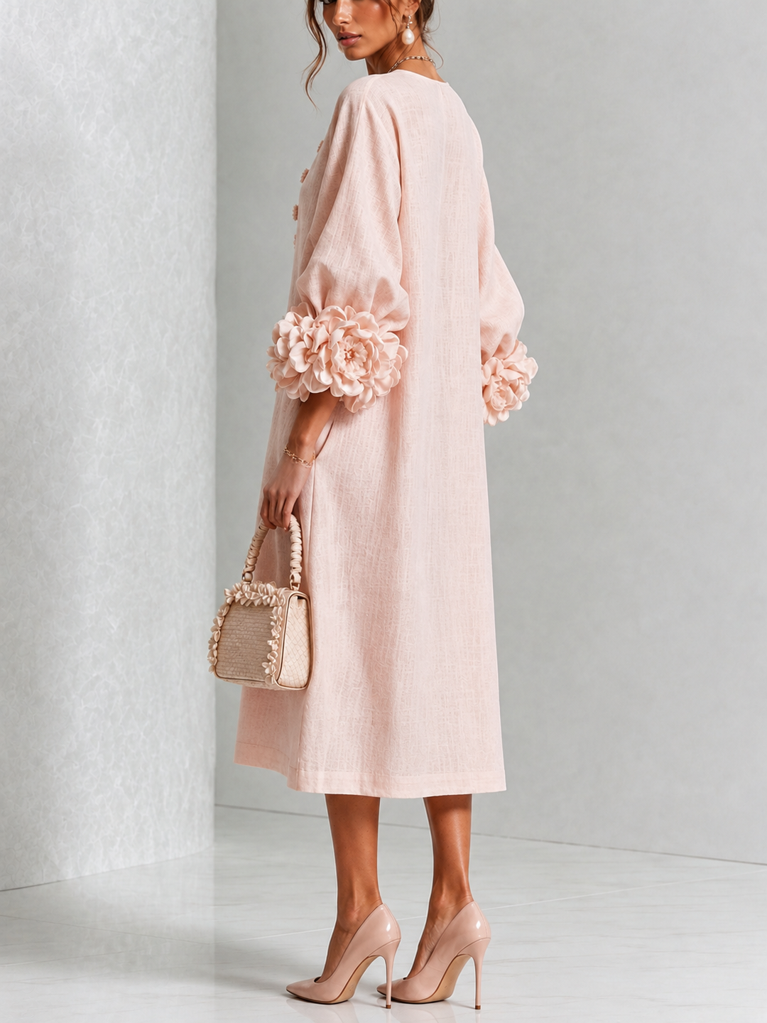 Robe midi fleurie à poignets boutonnés