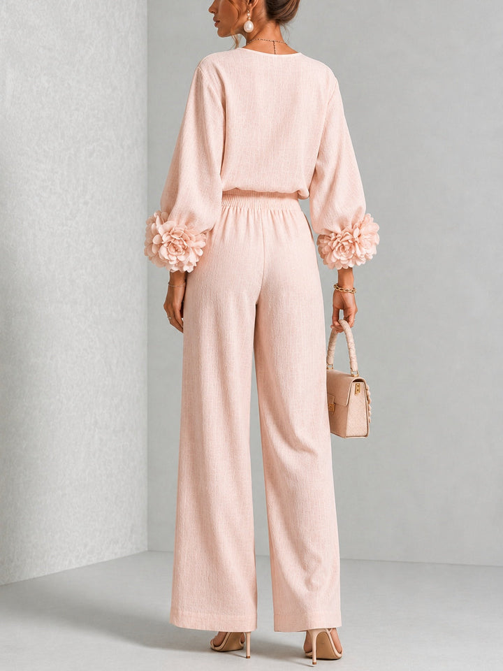Set din pantaloni și manșetă florală sculpturală