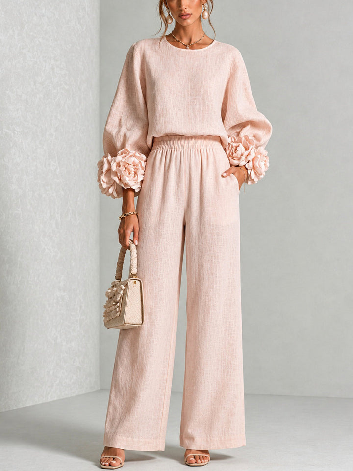 Set din pantaloni și manșetă florală sculpturală