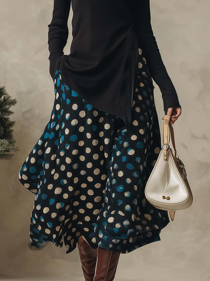 Zarif Siyah Yüksek Yakalı Yan Yırtmaçlı Örgü Üst ve Koyu Mavi Saten Puantiyeli Baskılı Etek Takımı