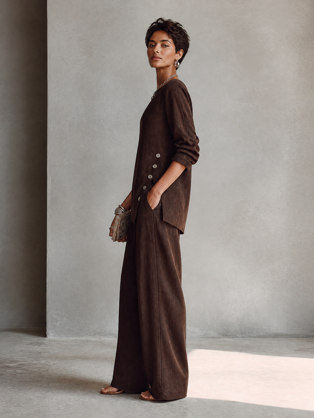 Set mit asymmetrischem Saum und weitem Bein